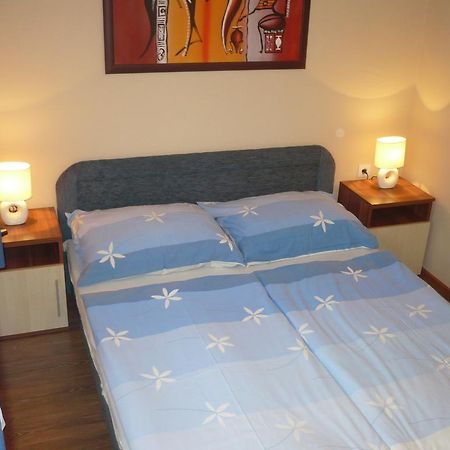 Eszter apartmanház Hajdúszoboszló Exterior foto