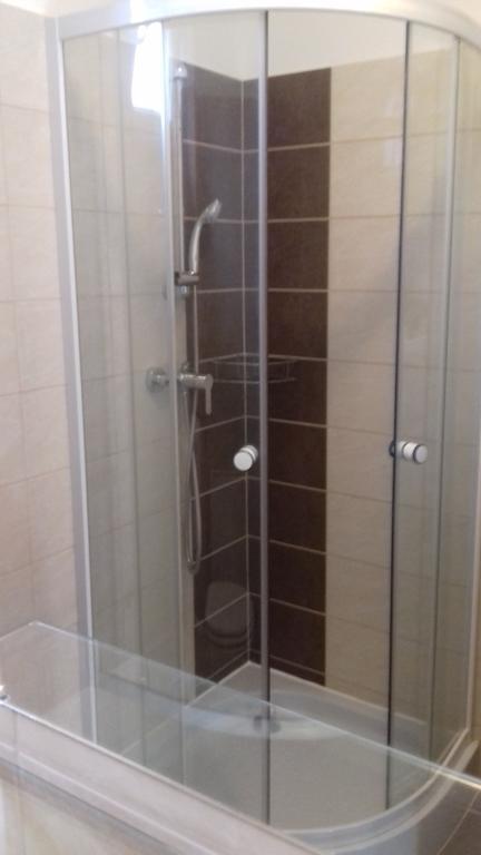 Eszter apartmanház Hajdúszoboszló Exterior foto