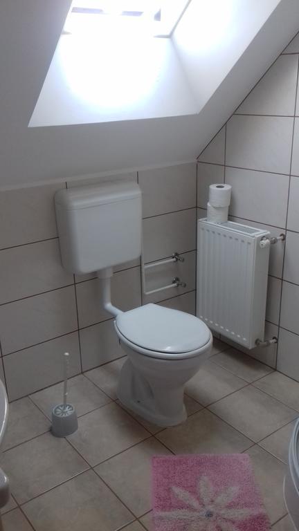 Eszter apartmanház Hajdúszoboszló Exterior foto