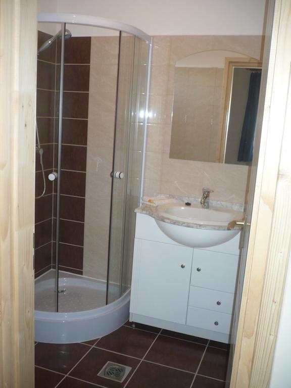 Eszter apartmanház Hajdúszoboszló Exterior foto