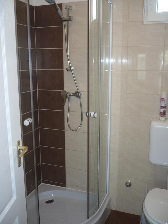Eszter apartmanház Hajdúszoboszló Exterior foto