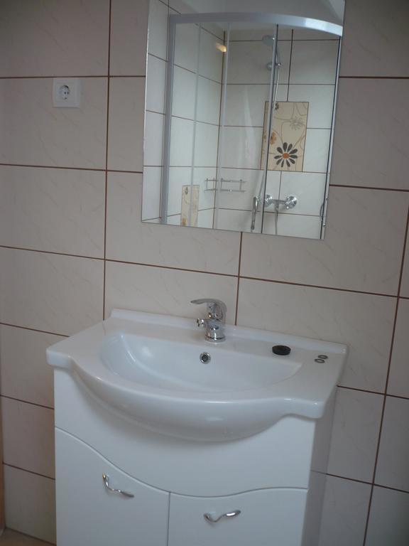 Eszter apartmanház Hajdúszoboszló Exterior foto