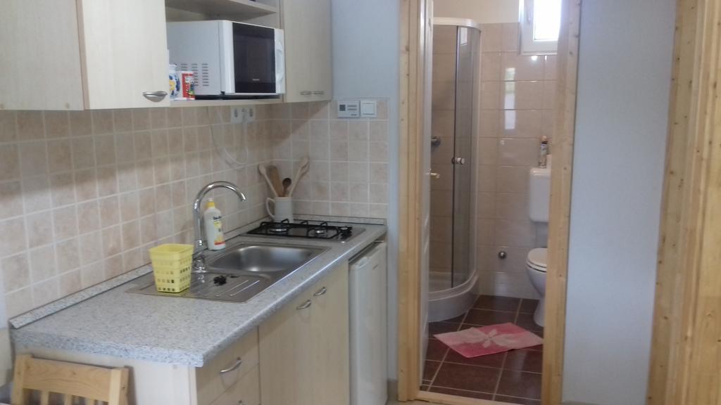 Eszter apartmanház Hajdúszoboszló Exterior foto