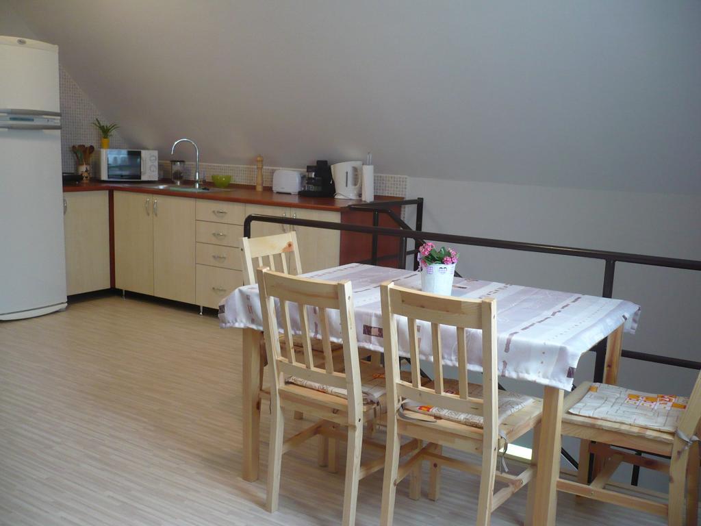 Eszter apartmanház Hajdúszoboszló Exterior foto