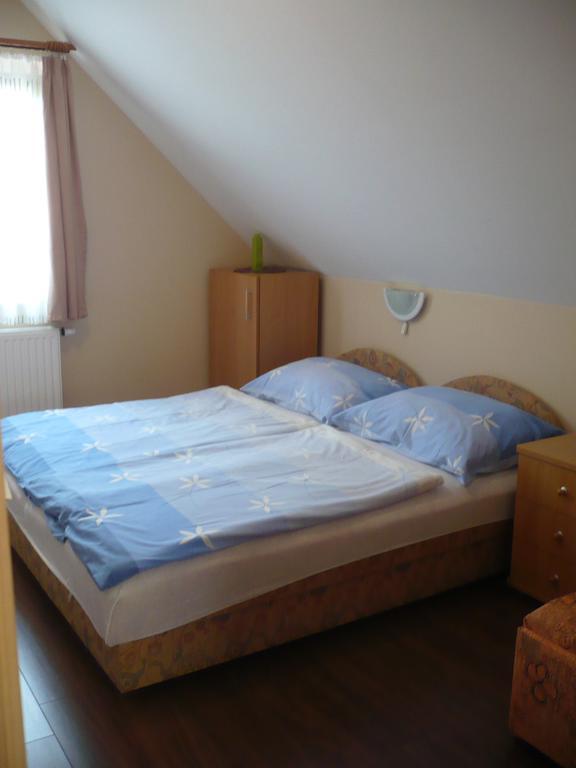 Eszter apartmanház Hajdúszoboszló Exterior foto