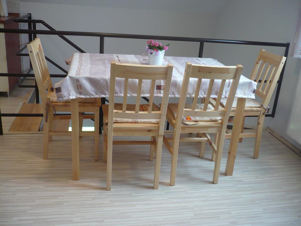 Eszter apartmanház Hajdúszoboszló Exterior foto