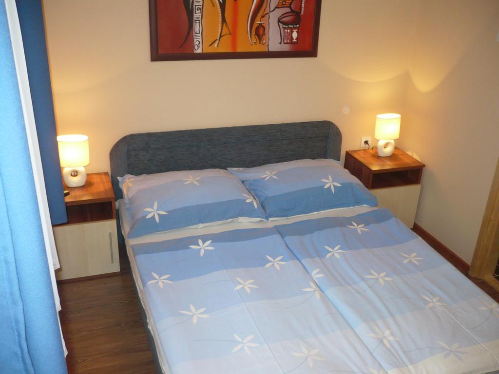 Eszter apartmanház Hajdúszoboszló Exterior foto